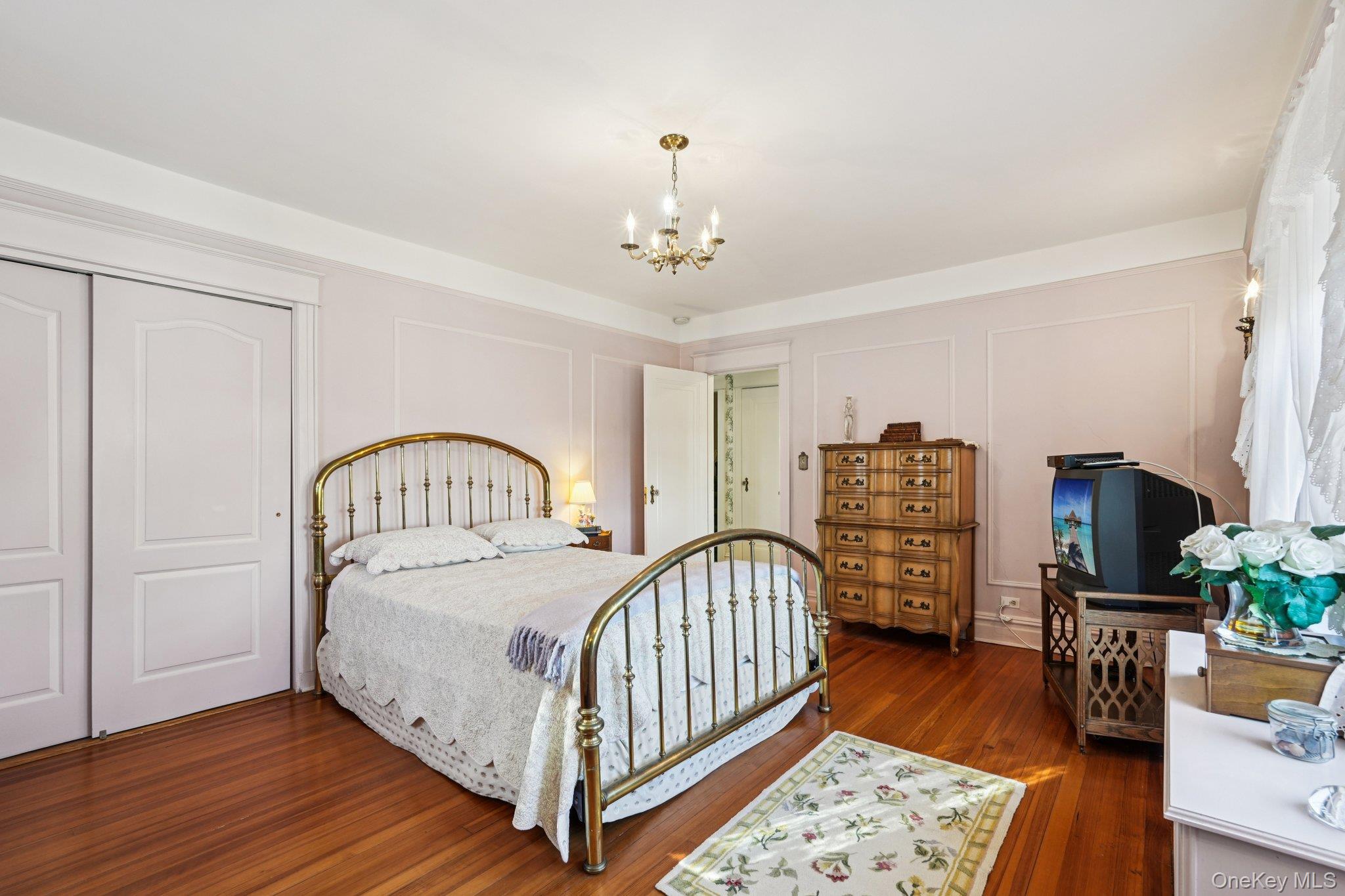 18 Chippewa Road, Yonkers, NY 10710