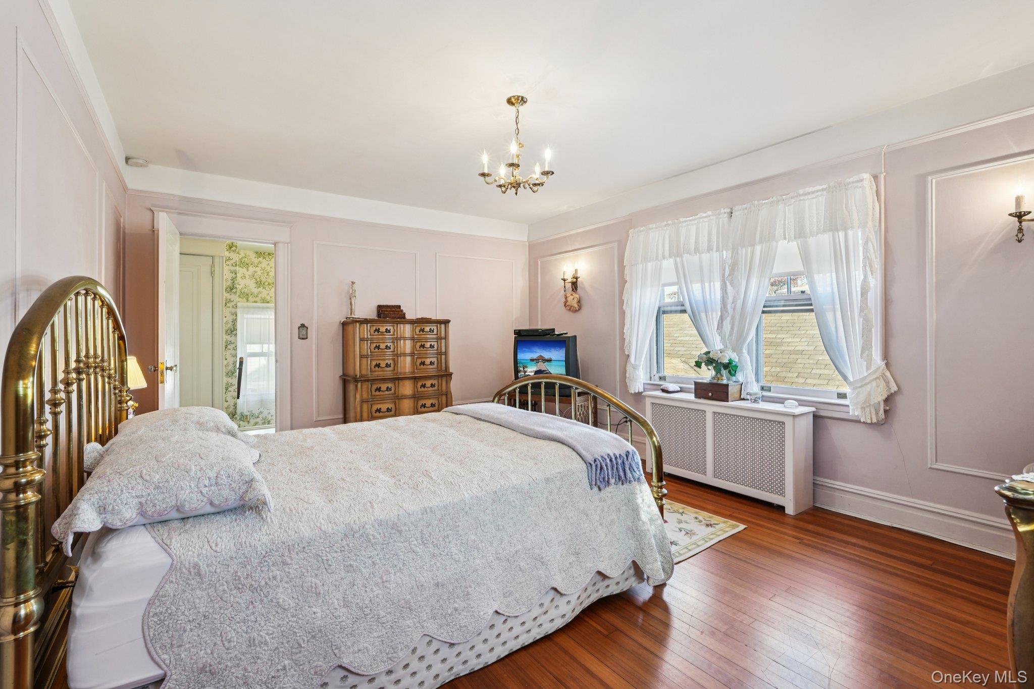 18 Chippewa Road, Yonkers, NY 10710