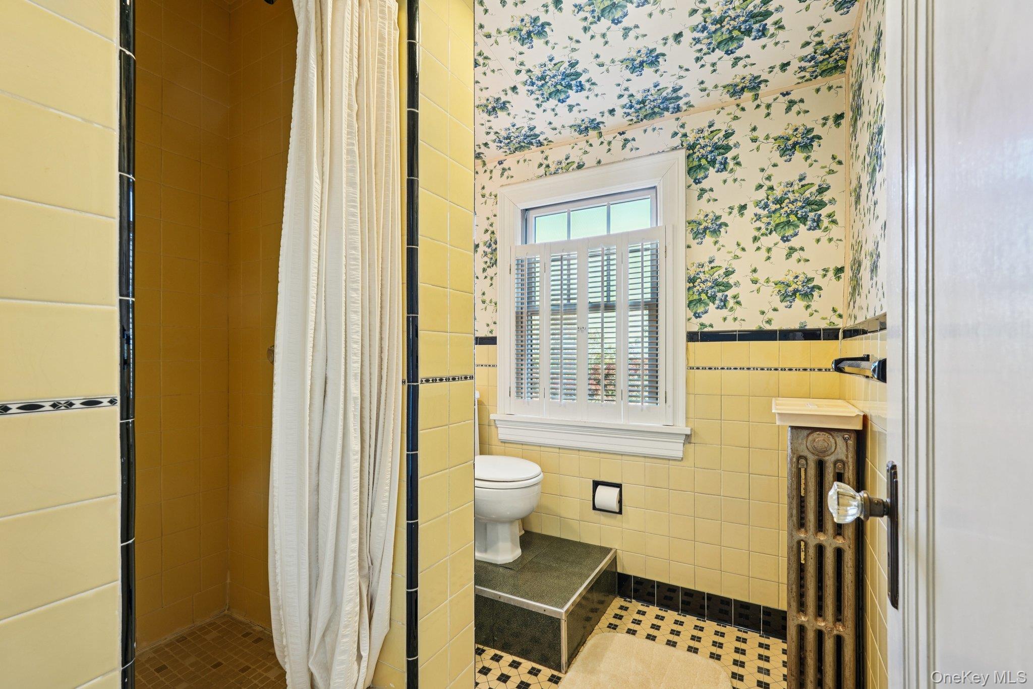 18 Chippewa Road, Yonkers, NY 10710