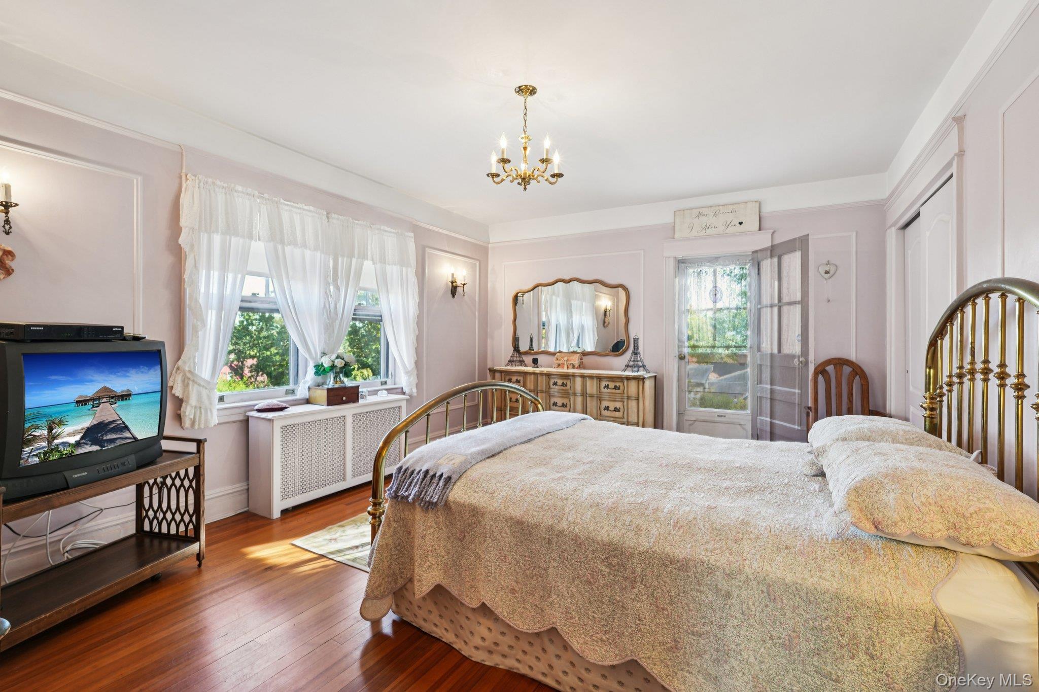 18 Chippewa Road, Yonkers, NY 10710