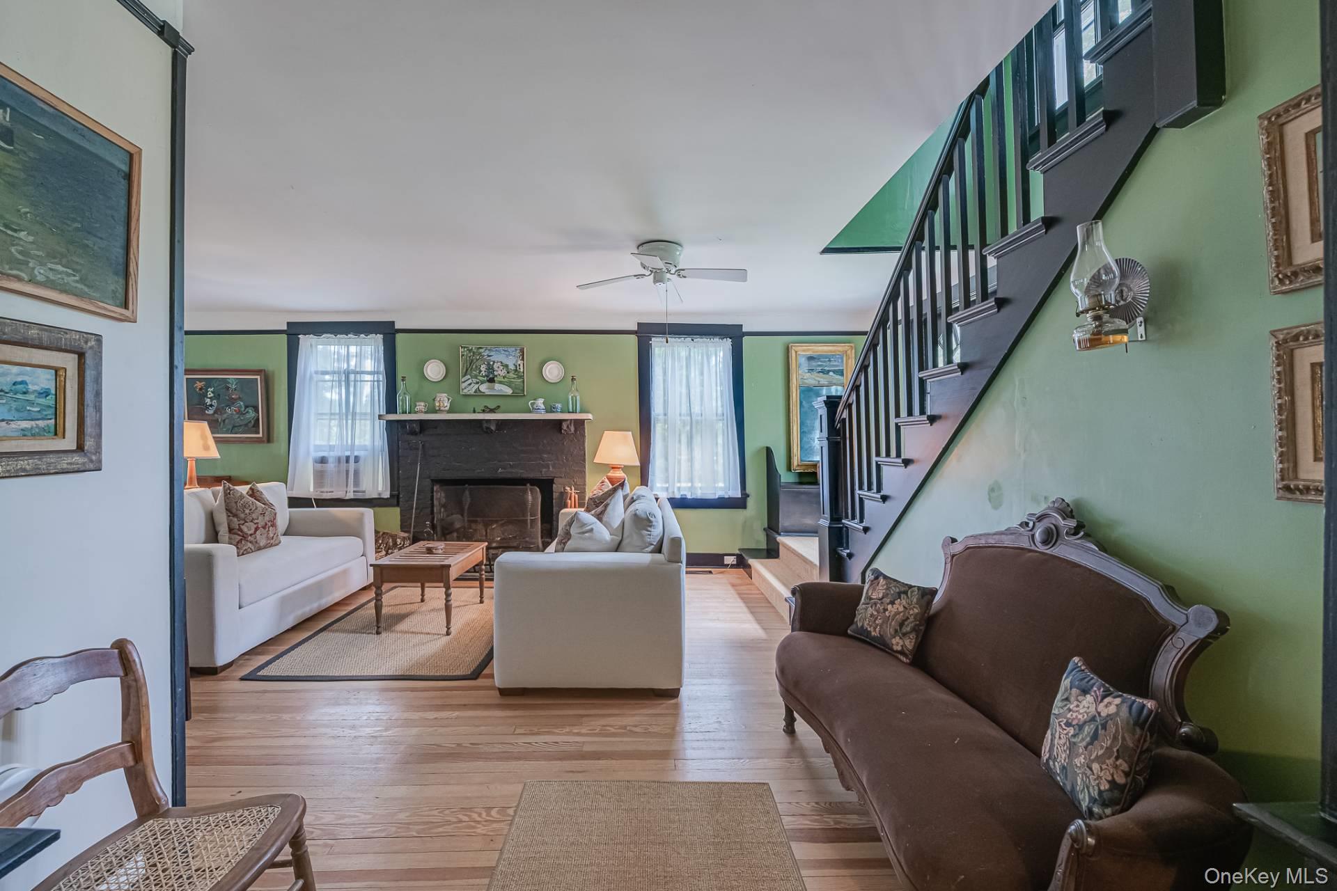 2 Turtle Pond Road, Southampton, NY 11968