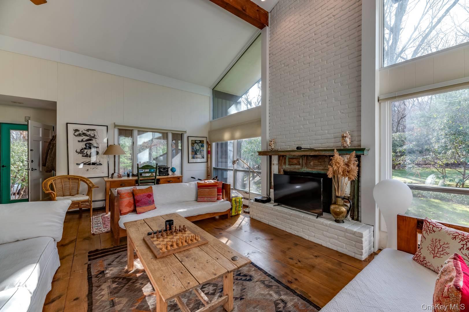 3 Forest Court, East Hampton, NY 11937