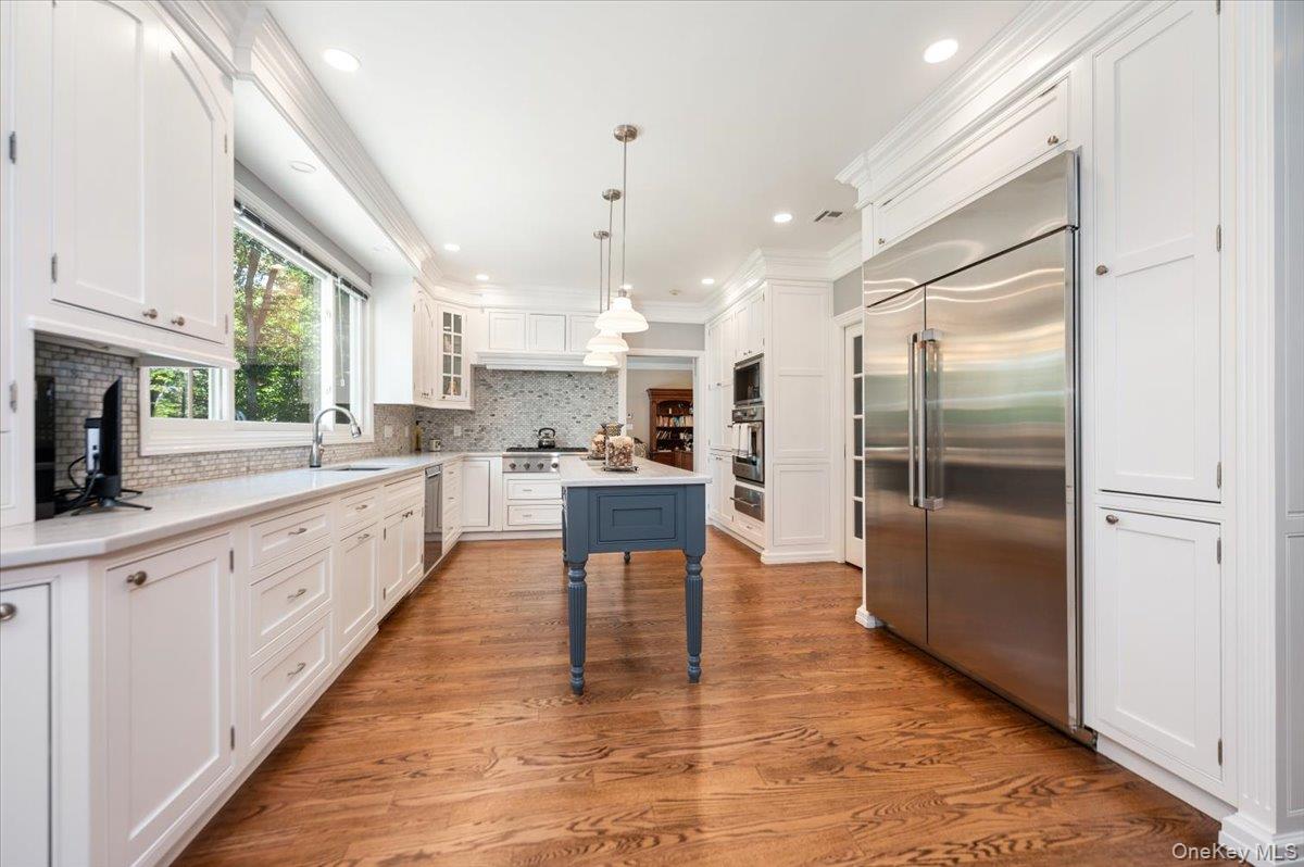 155 Jennings Road, Cold Spring Harbor, NY 11724