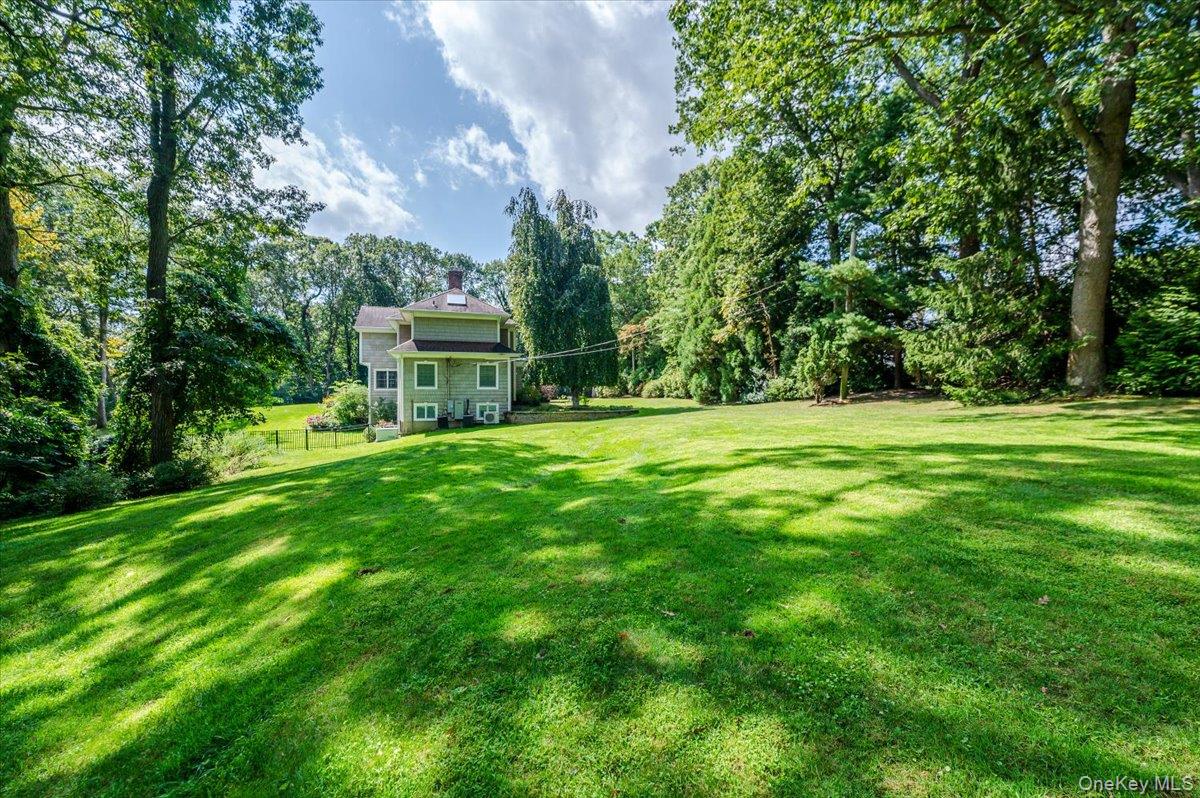 155 Jennings Road, Cold Spring Harbor, NY 11724