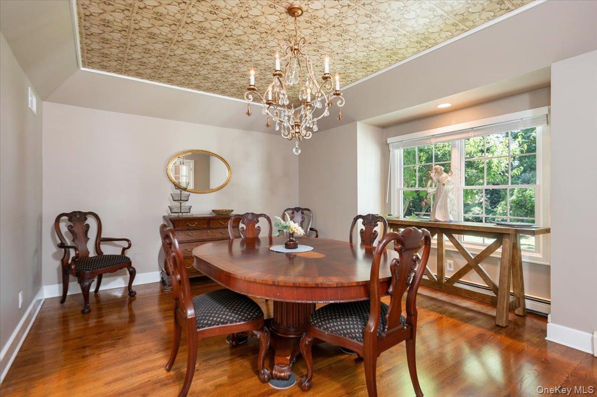 155 Jennings Road, Cold Spring Harbor, NY 11724