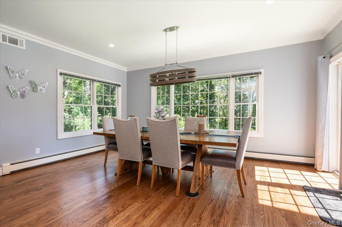 155 Jennings Road, Cold Spring Harbor, NY 11724