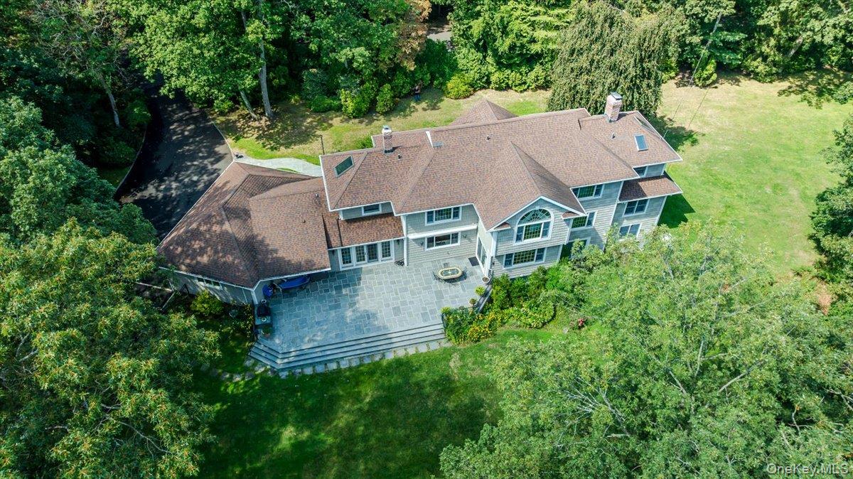 155 Jennings Road, Cold Spring Harbor, NY 11724