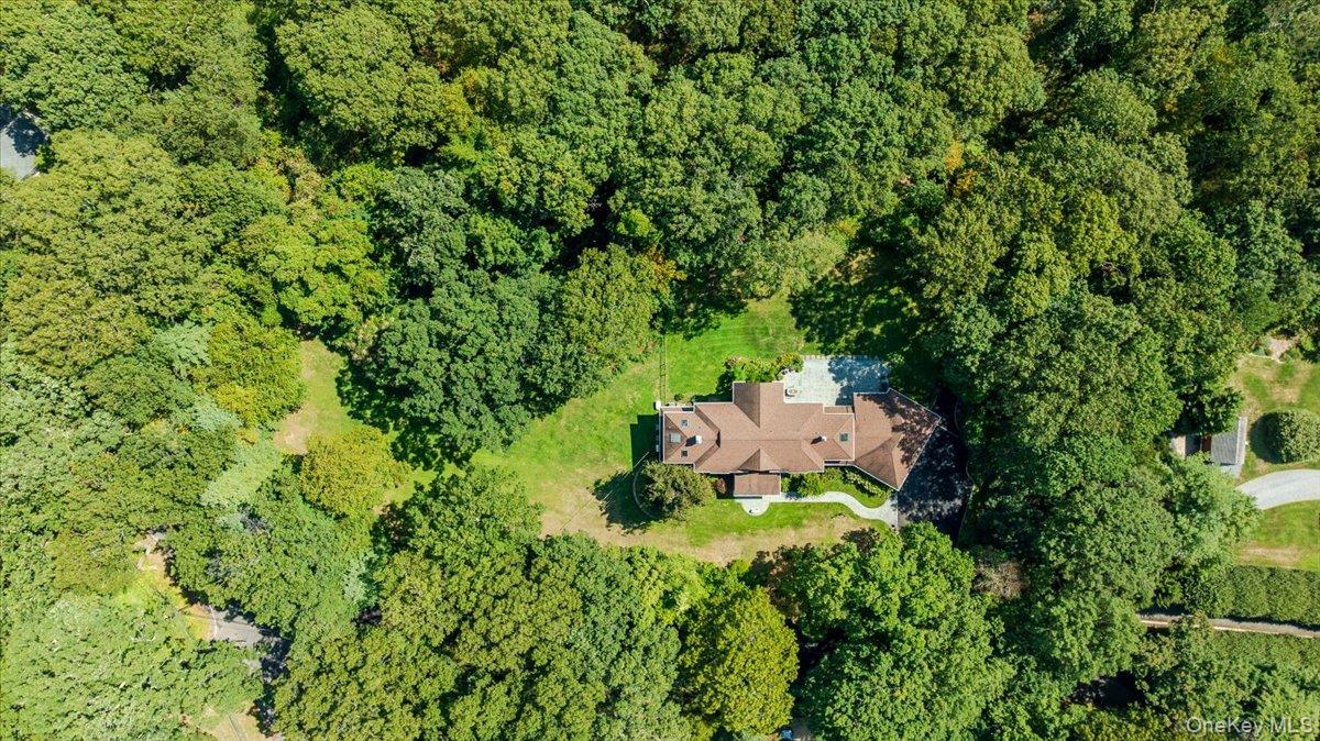 155 Jennings Road, Cold Spring Harbor, NY 11724