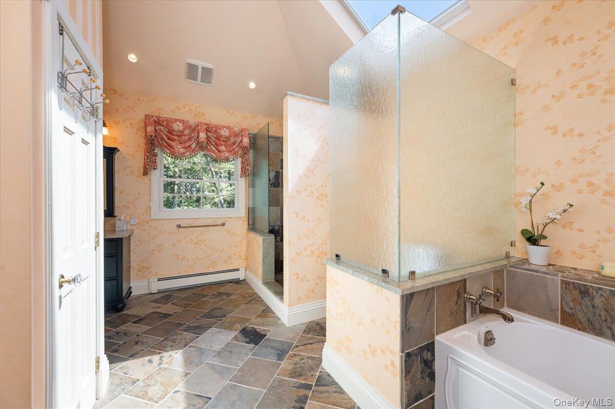 155 Jennings Road, Cold Spring Harbor, NY 11724