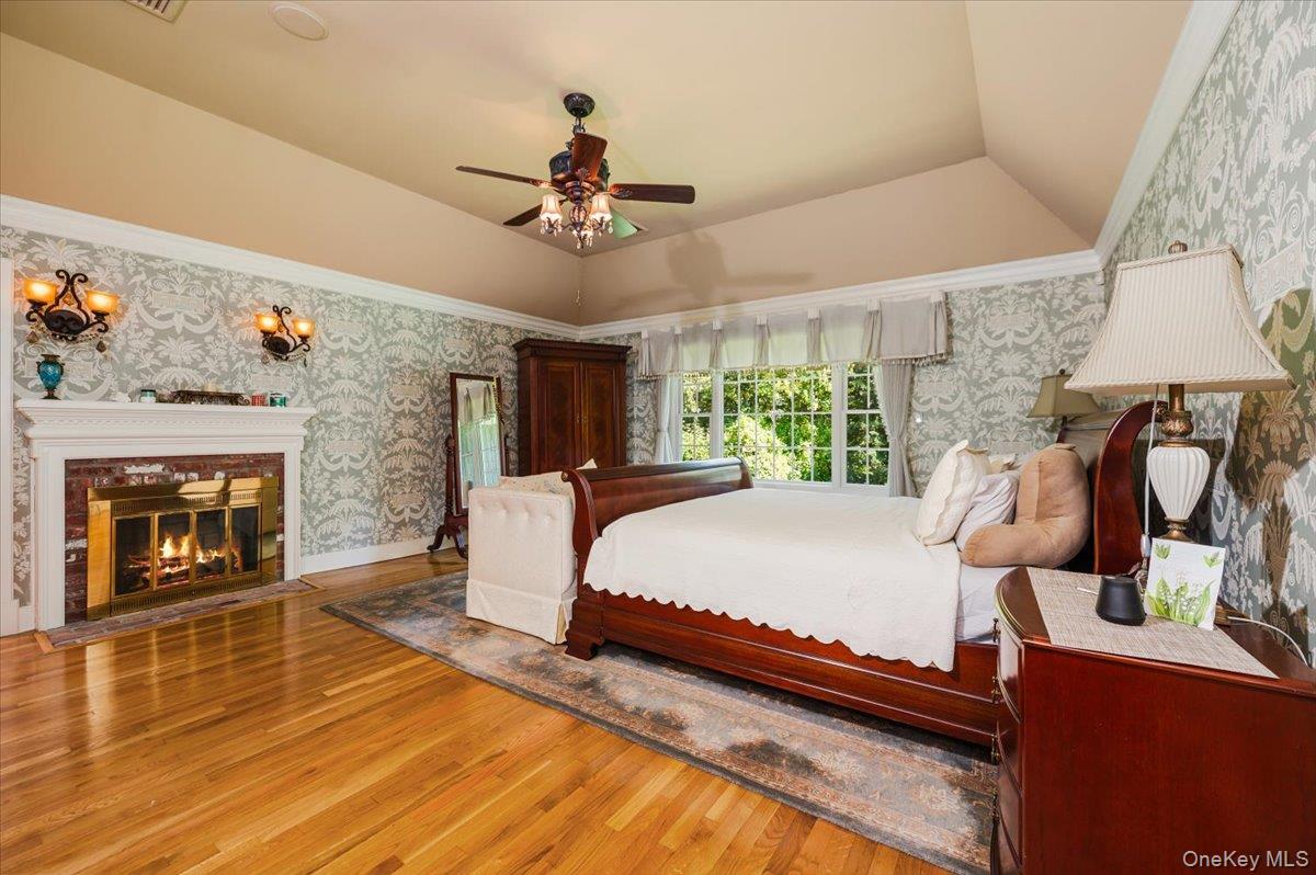 155 Jennings Road, Cold Spring Harbor, NY 11724