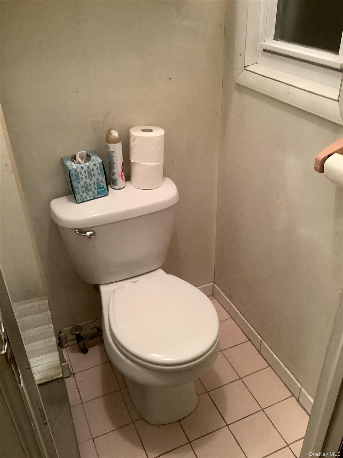 7854 75th Street, Glendale, NY 11385