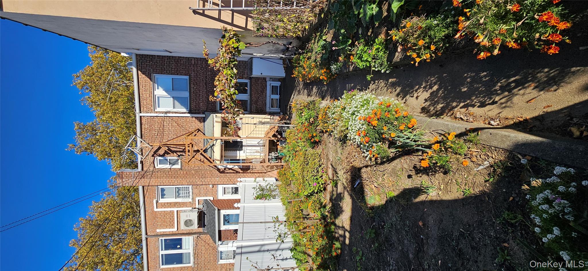 7854 75th Street, Glendale, NY 11385