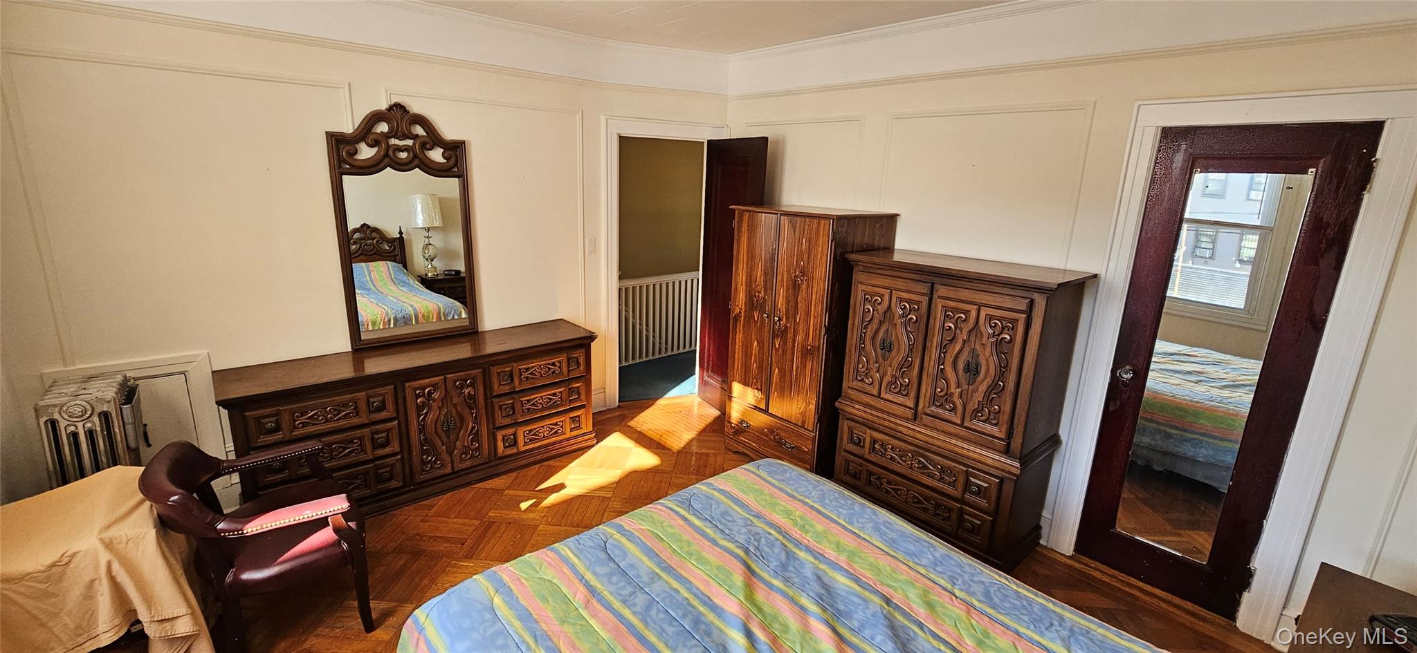 7854 75th Street, Glendale, NY 11385