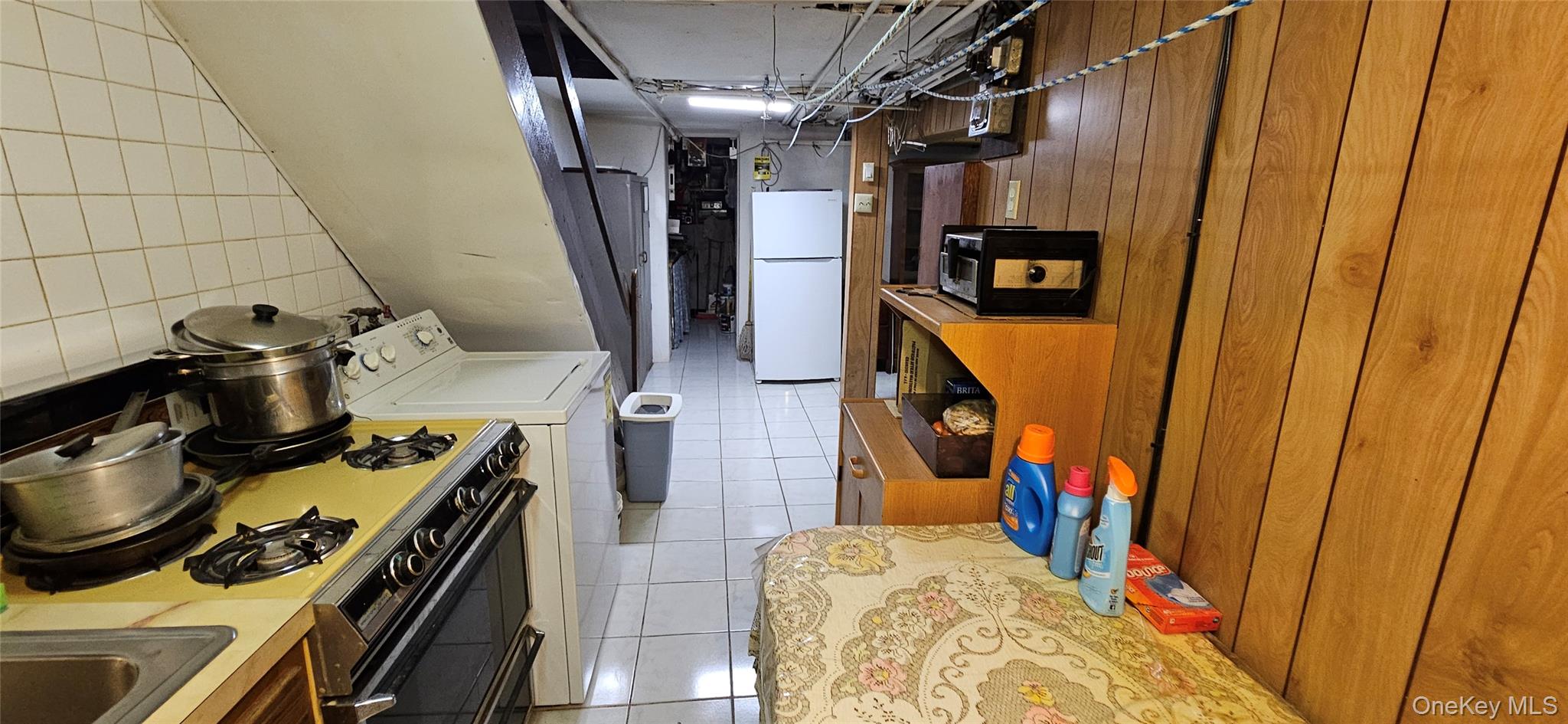 7854 75th Street, Glendale, NY 11385