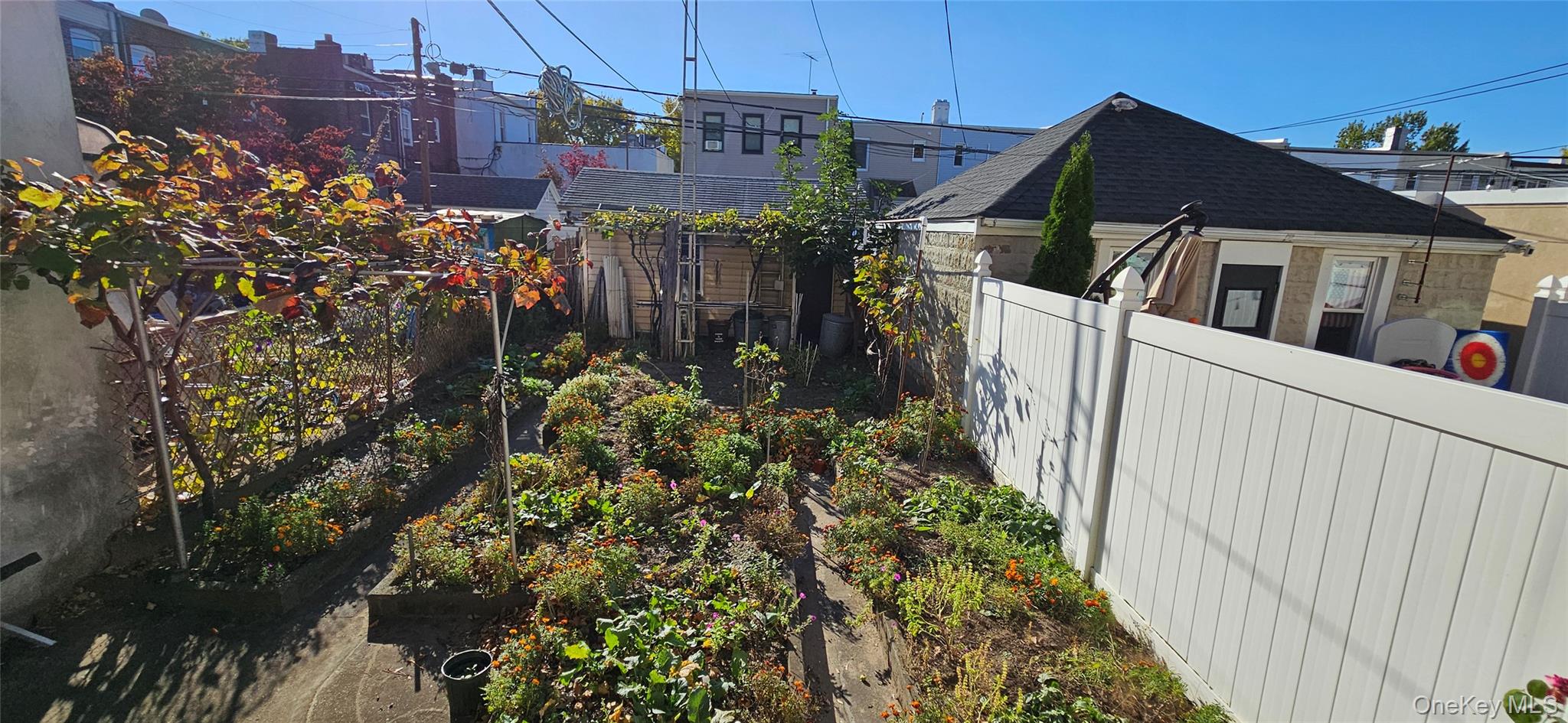 7854 75th Street, Glendale, NY 11385