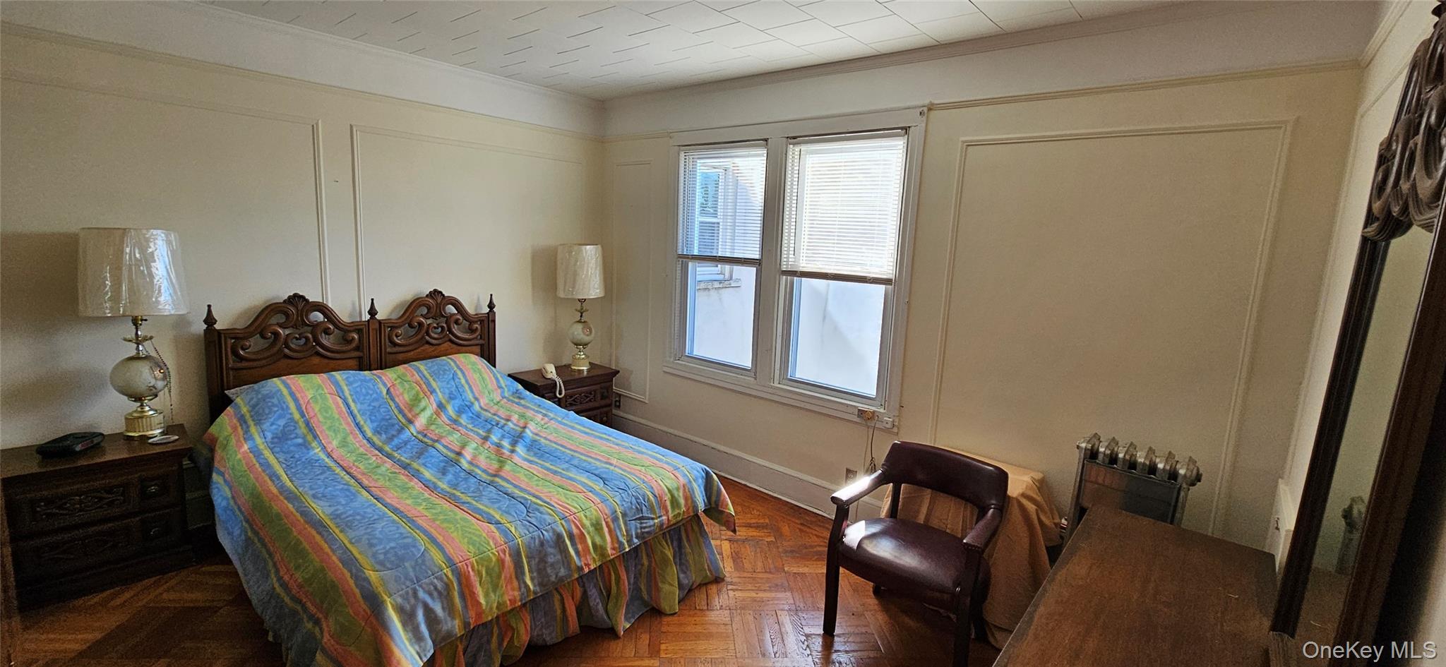 7854 75th Street, Glendale, NY 11385