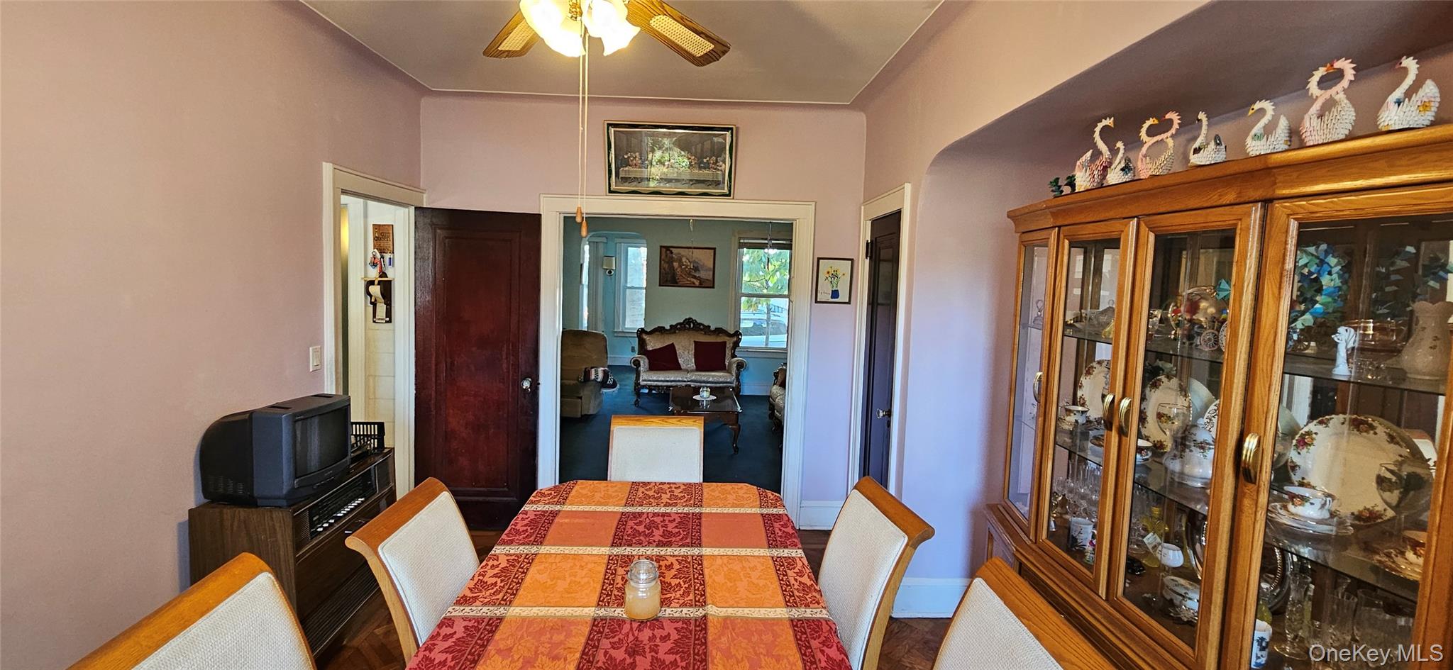 7854 75th Street, Glendale, NY 11385