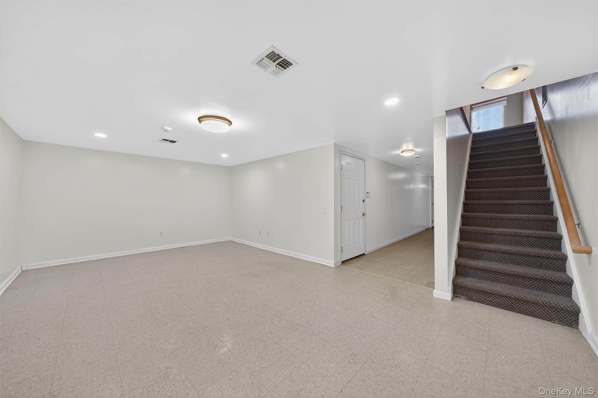 77 Jamie Court, Suffern, NY 10901