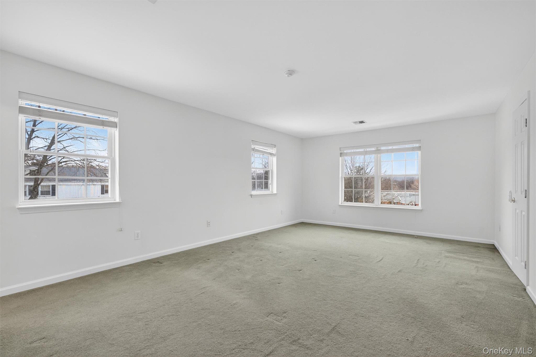 77 Jamie Court, Suffern, NY 10901