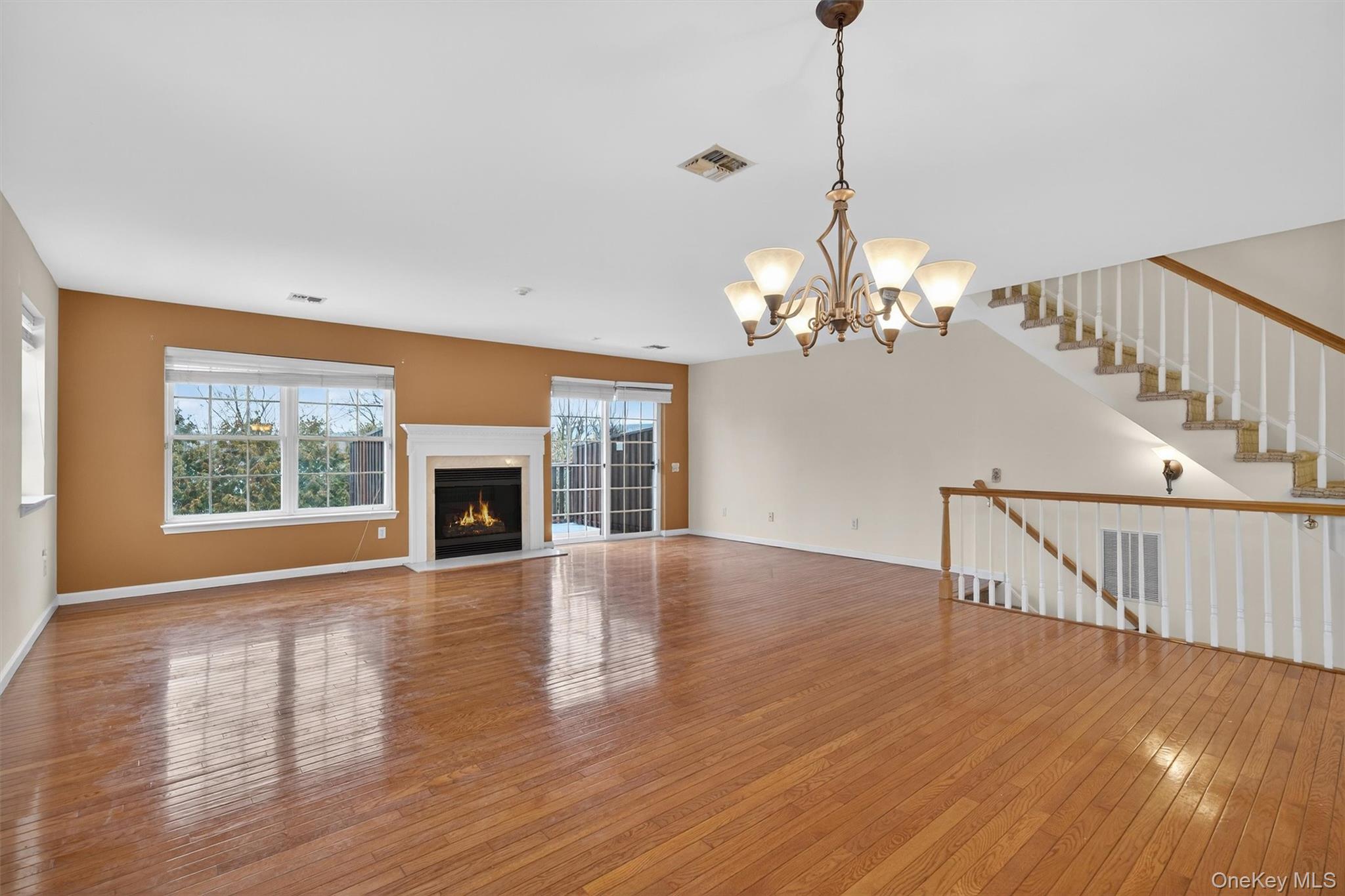 77 Jamie Court, Suffern, NY 10901