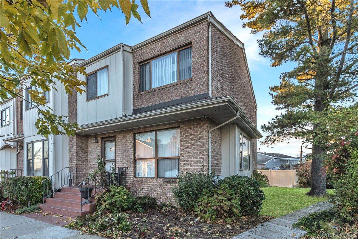 21 Vanderbilt Way # 21, Valley Stream, NY 11581