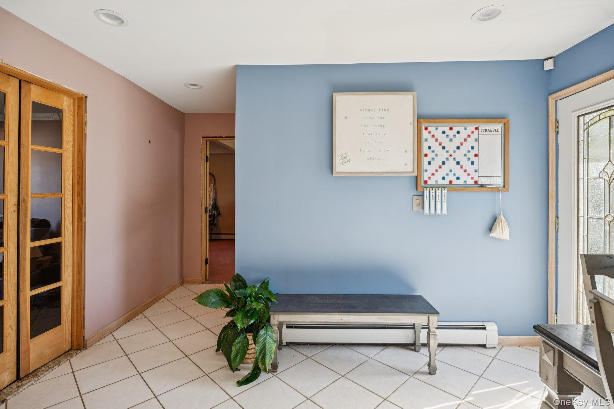 23 Windsor Street, Islip, NY 11751