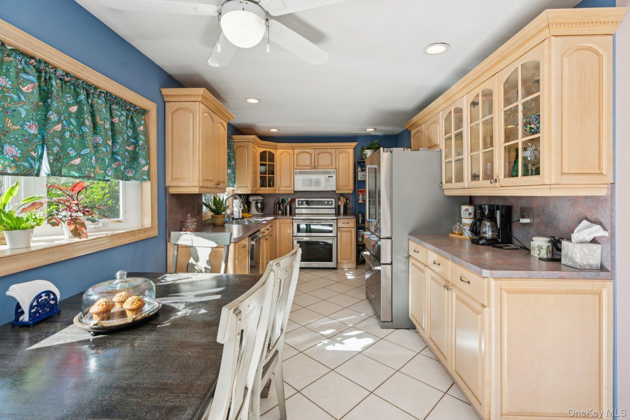 23 Windsor Street, Islip, NY 11751