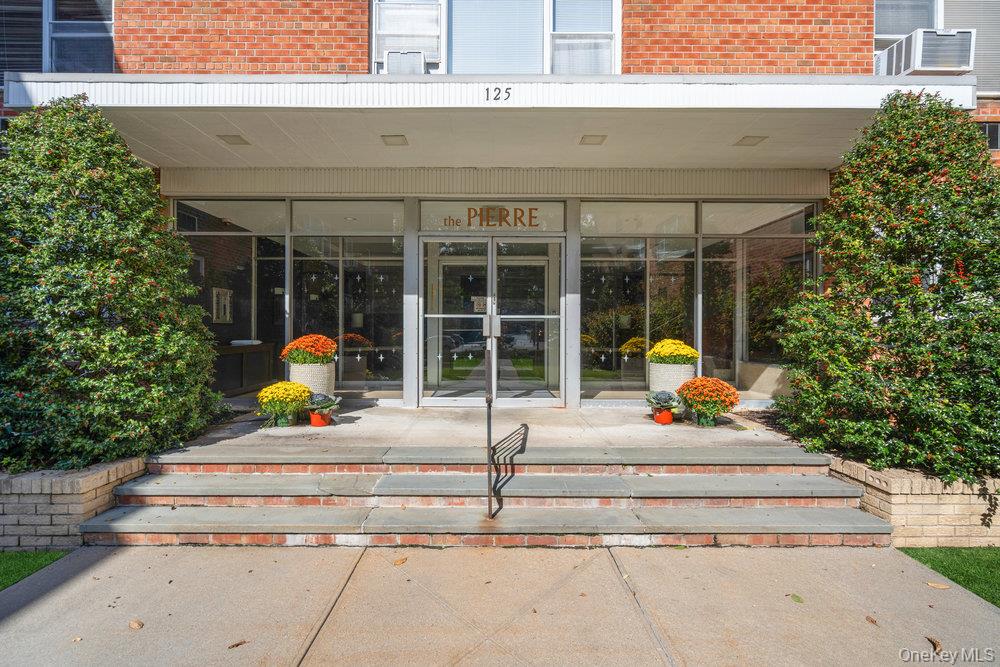 125 Main Street # 1T, Port Washington, NY 11050