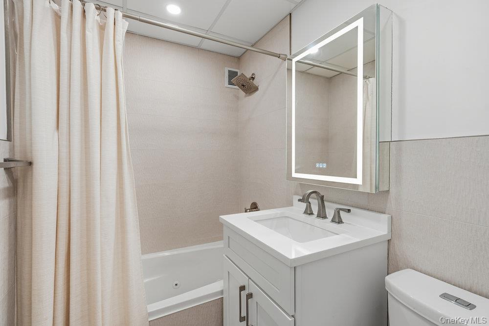 125 Main Street # 1T, Port Washington, NY 11050