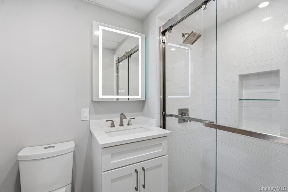 125 Main Street # 1T, Port Washington, NY 11050