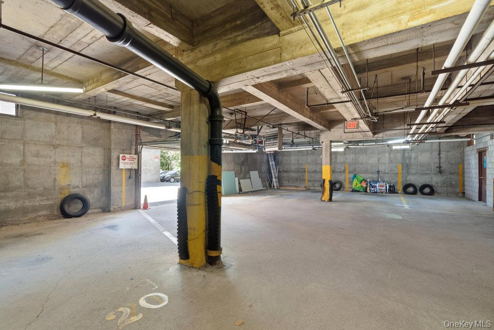 125 Main Street # 1T, Port Washington, NY 11050