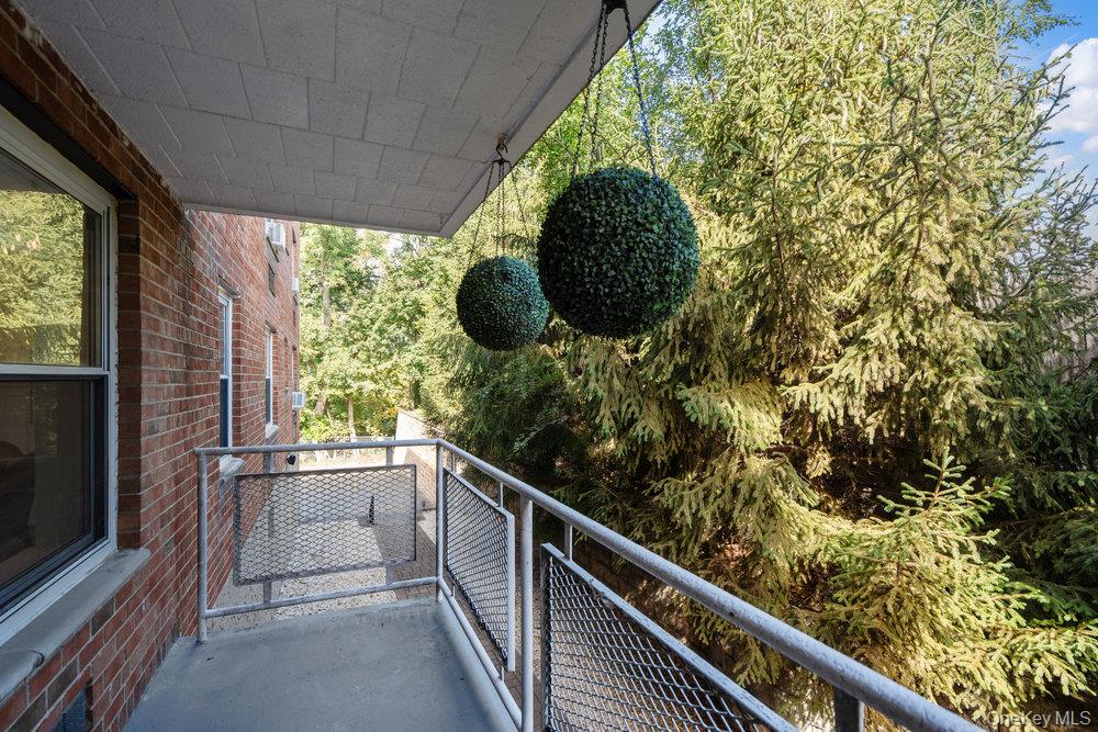 125 Main Street # 1T, Port Washington, NY 11050