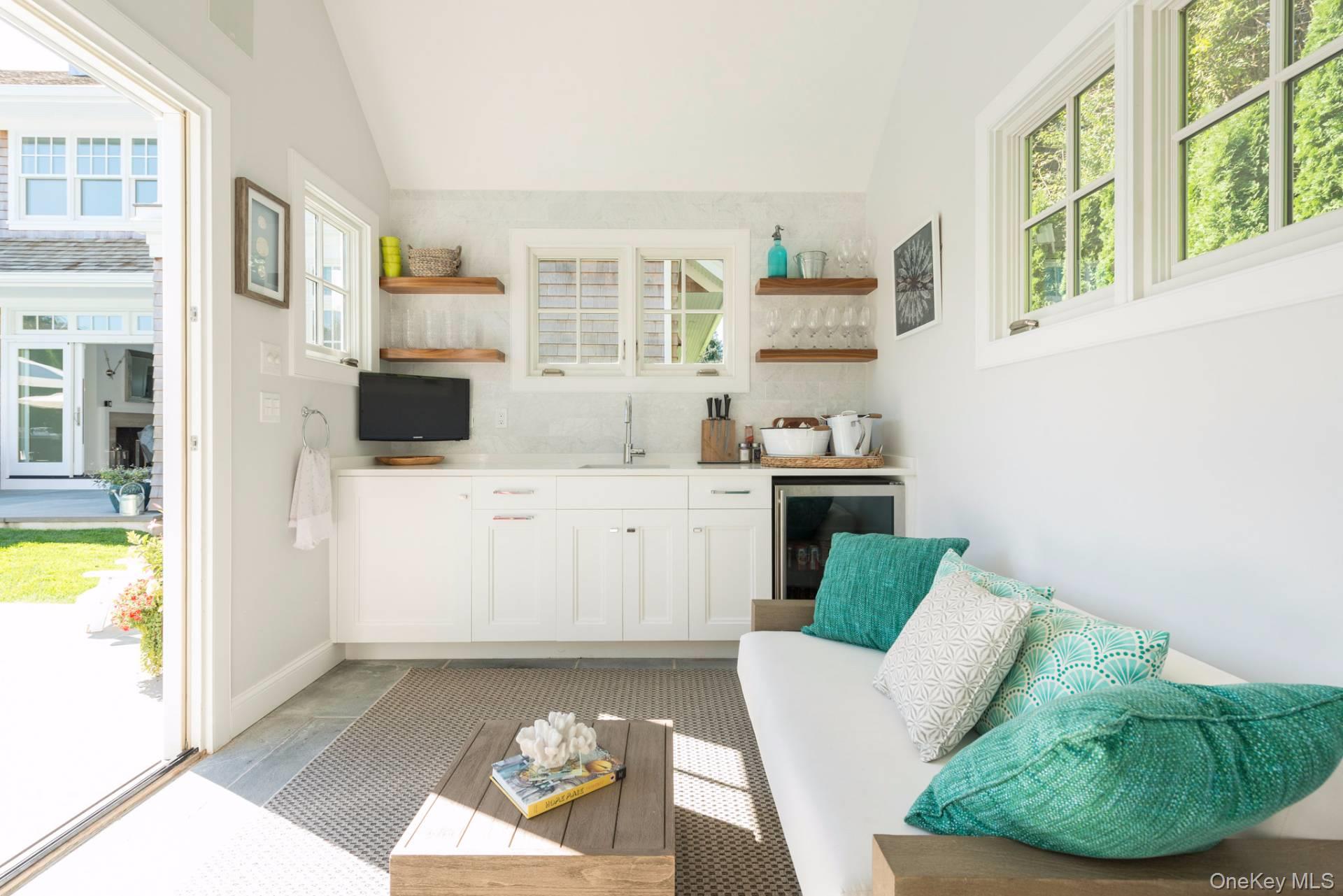 35 Huntington Lane, Southampton, NY 11976