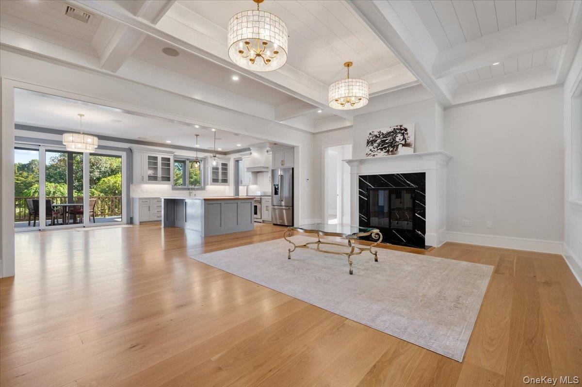 17 Moriches Avenue, East Moriches, NY 11940