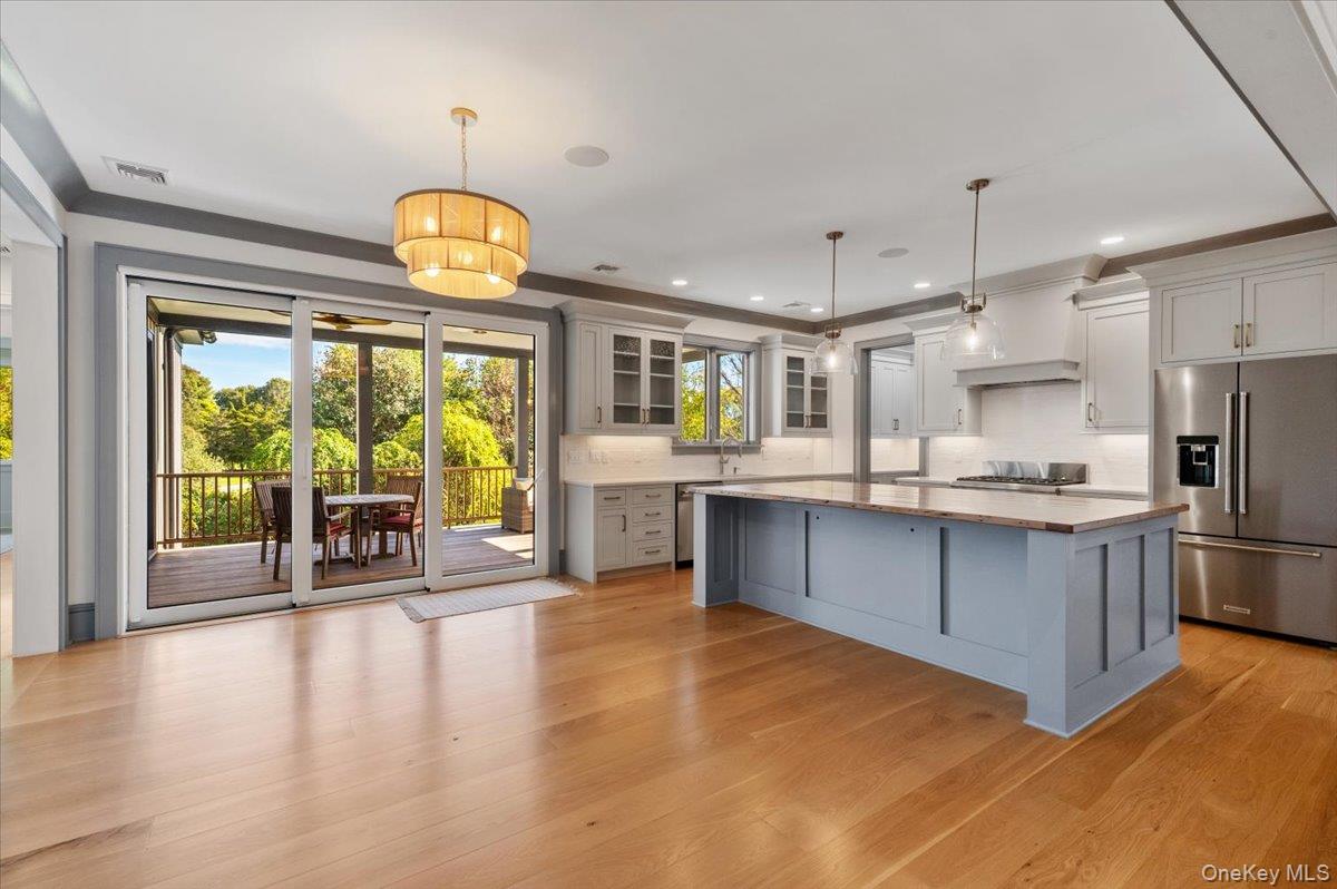 17 Moriches Avenue, East Moriches, NY 11940