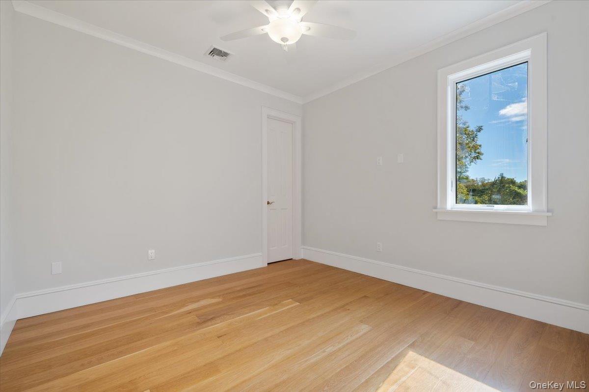 17 Moriches Avenue, East Moriches, NY 11940