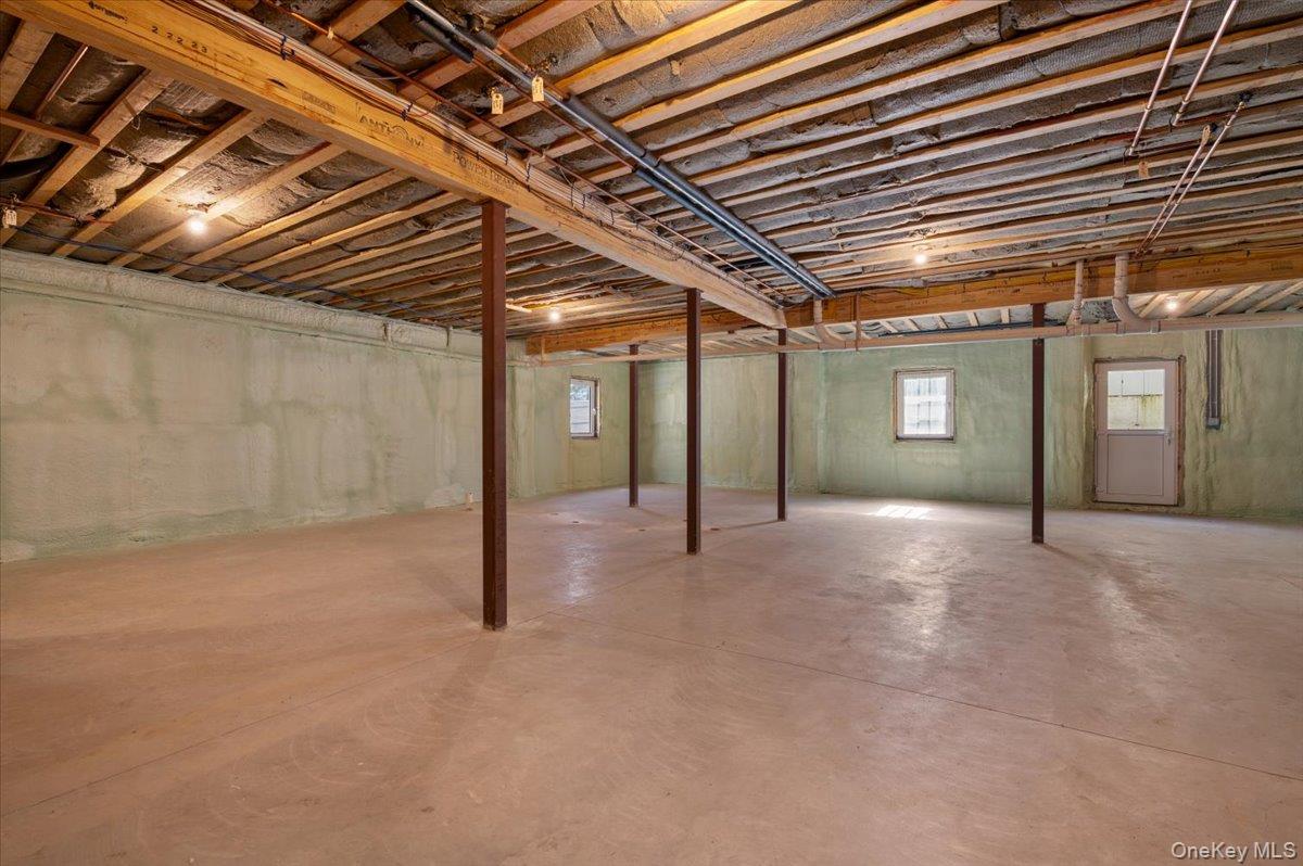 17 Moriches Avenue, East Moriches, NY 11940