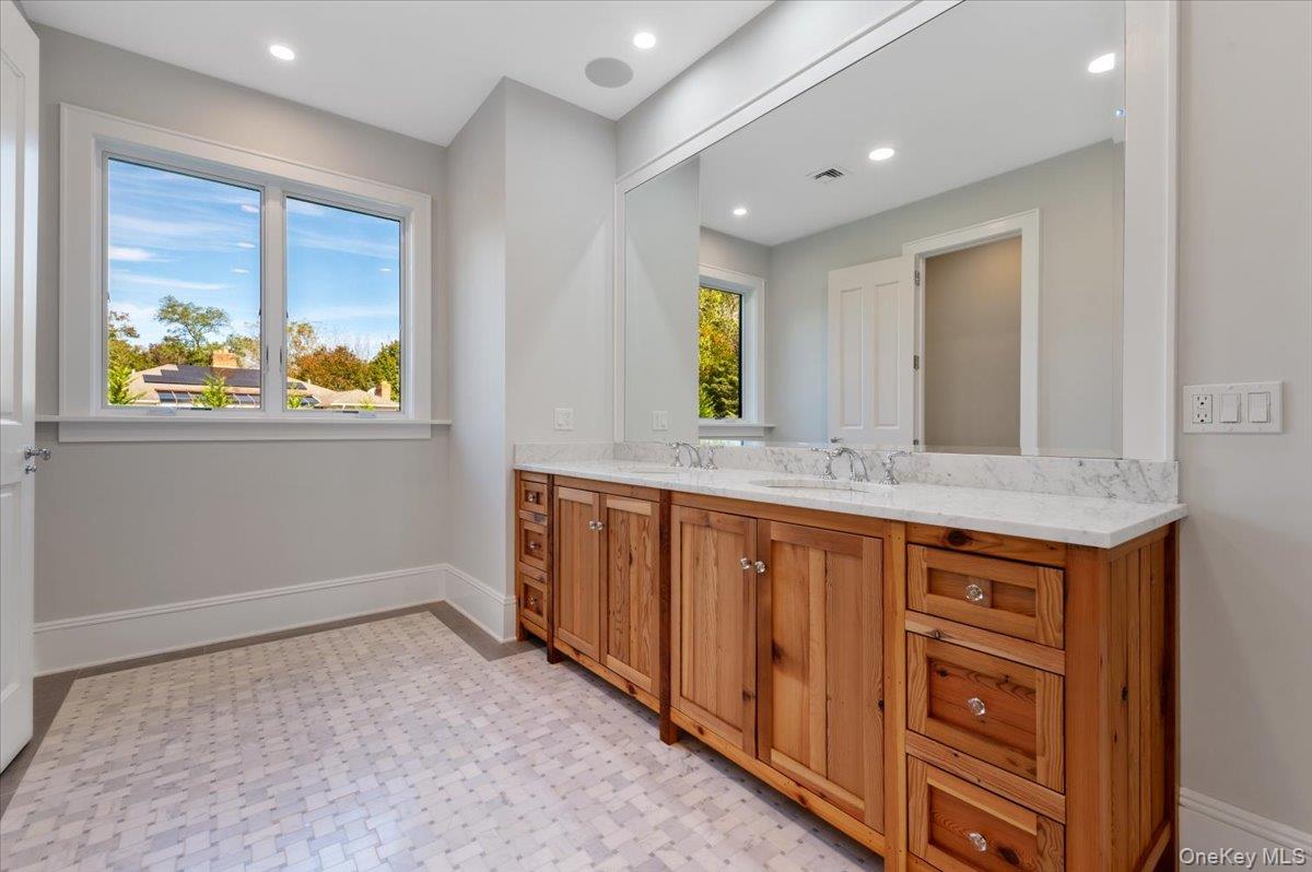 17 Moriches Avenue, East Moriches, NY 11940