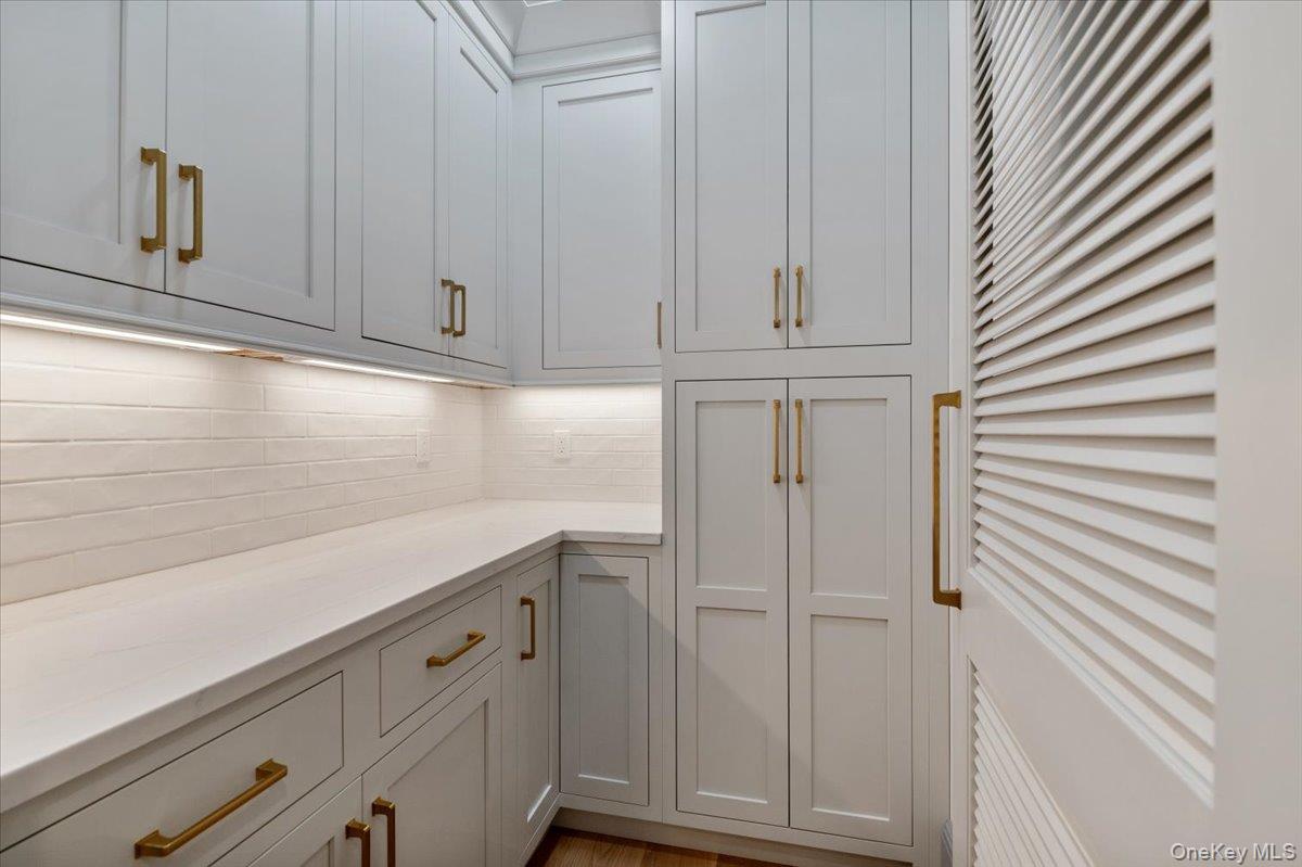 17 Moriches Avenue, East Moriches, NY 11940