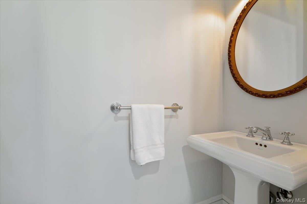 17 Moriches Avenue, East Moriches, NY 11940