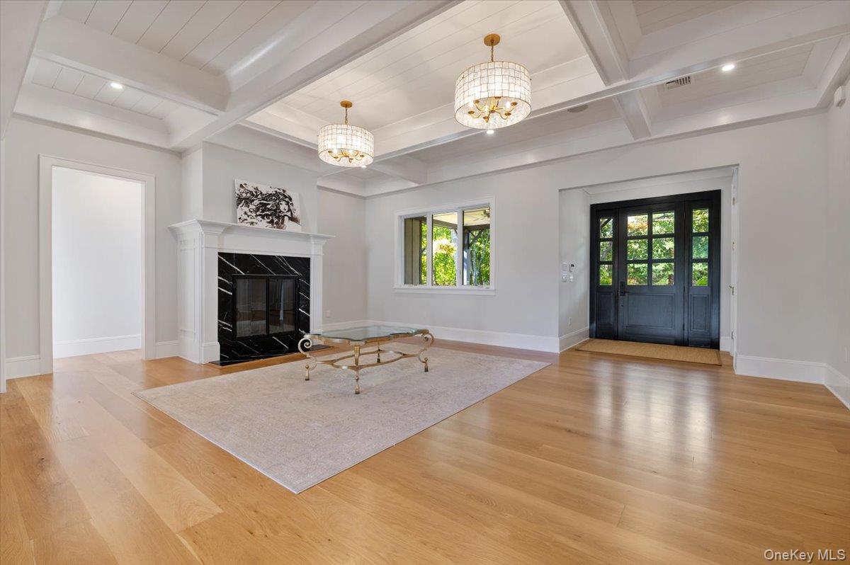 17 Moriches Avenue, East Moriches, NY 11940