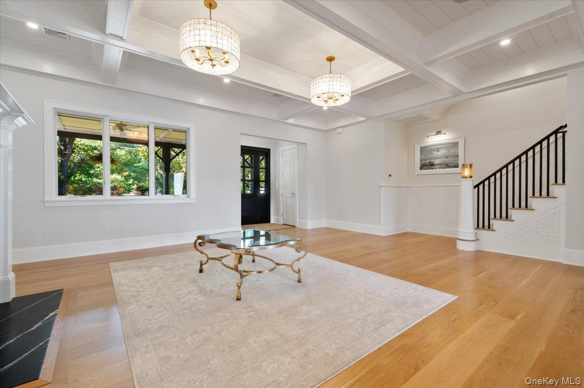 17 Moriches Avenue, East Moriches, NY 11940