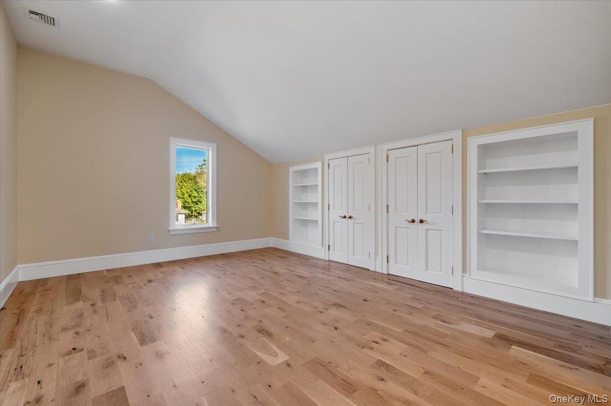 17 Moriches Avenue, East Moriches, NY 11940