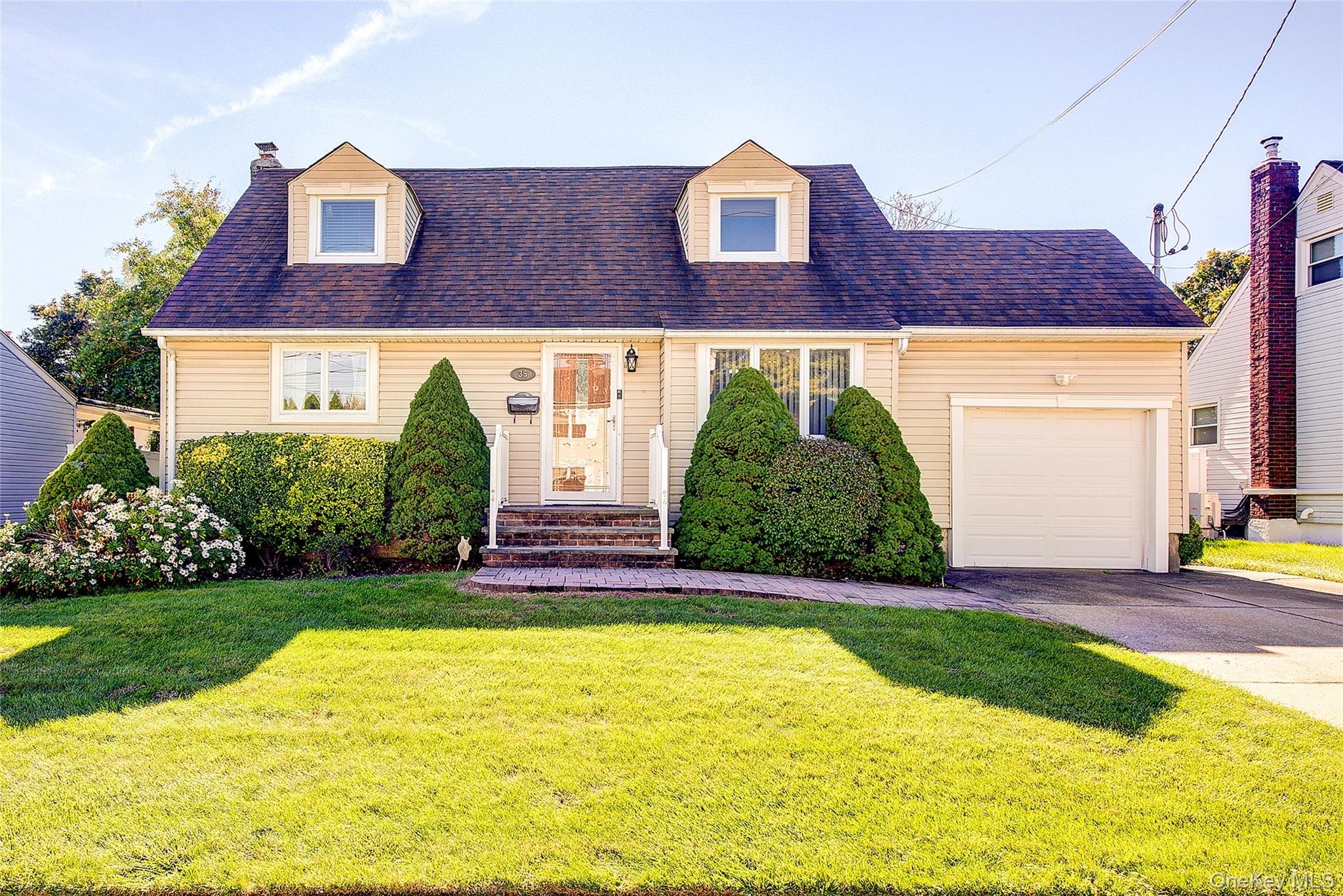 35 Jackson Avenue, Bethpage, NY 11714