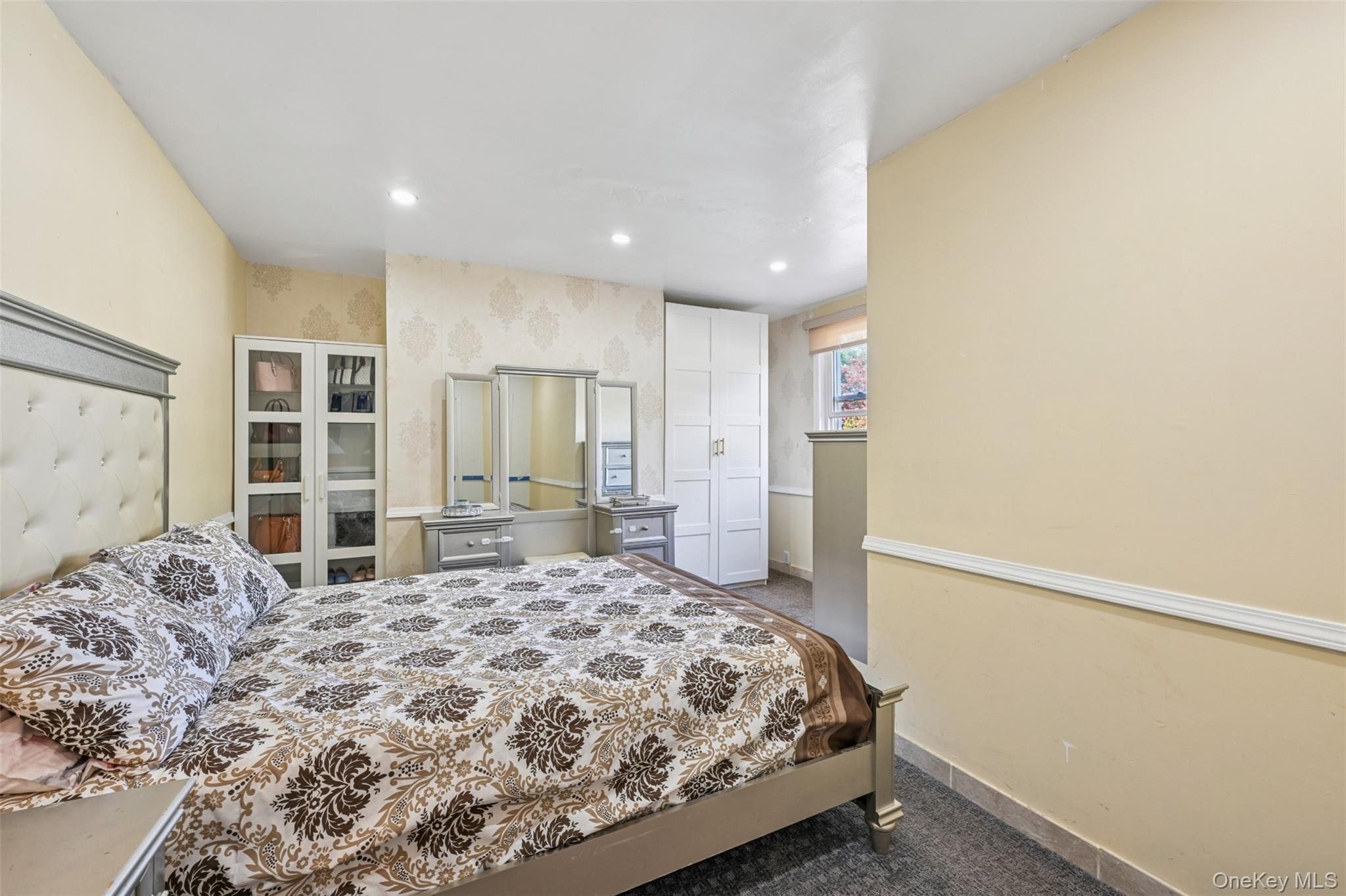 160 Bedford Avenue, Merrick, NY 11566