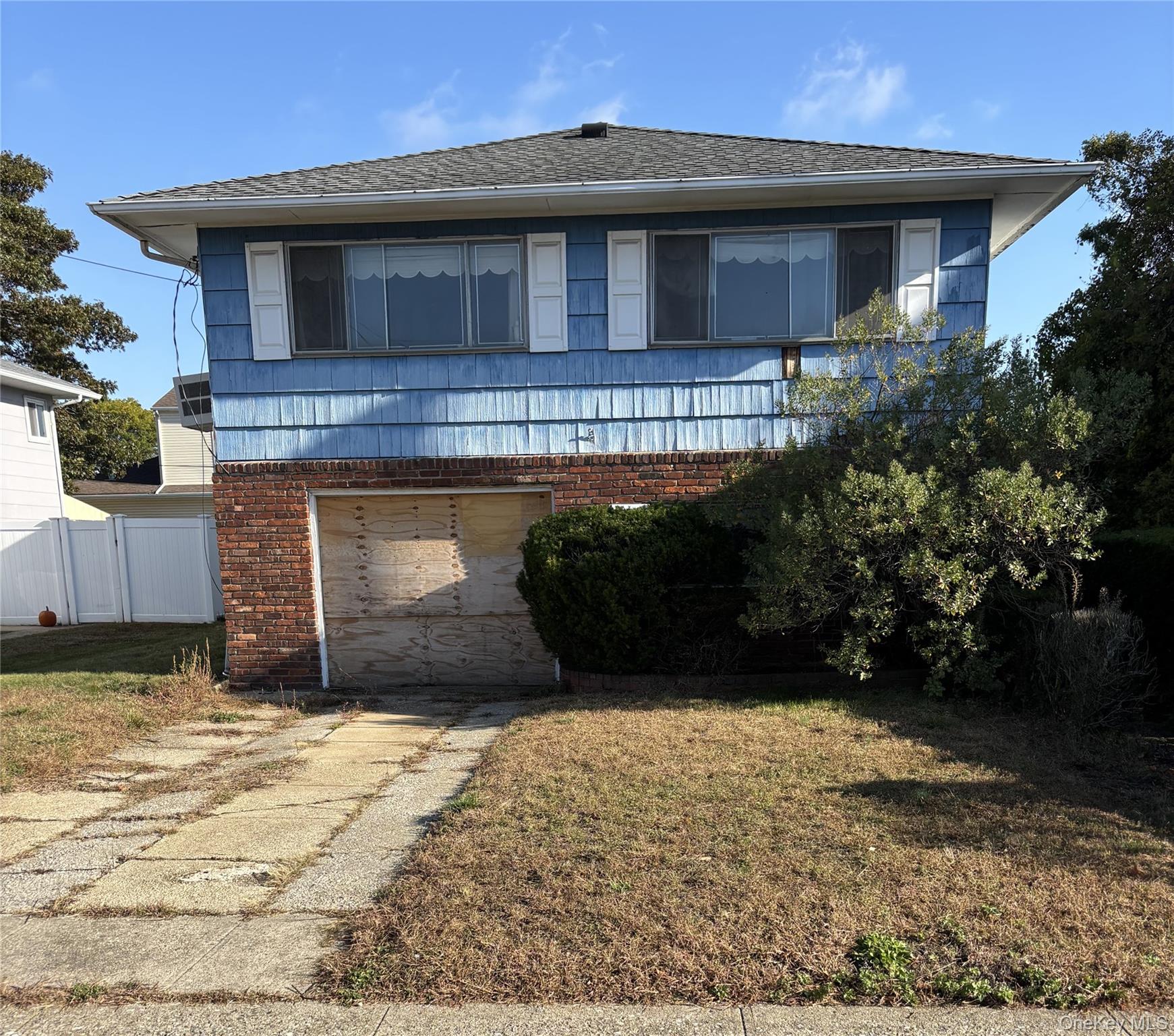 65 Florida Avenue, Island Park, NY 11558