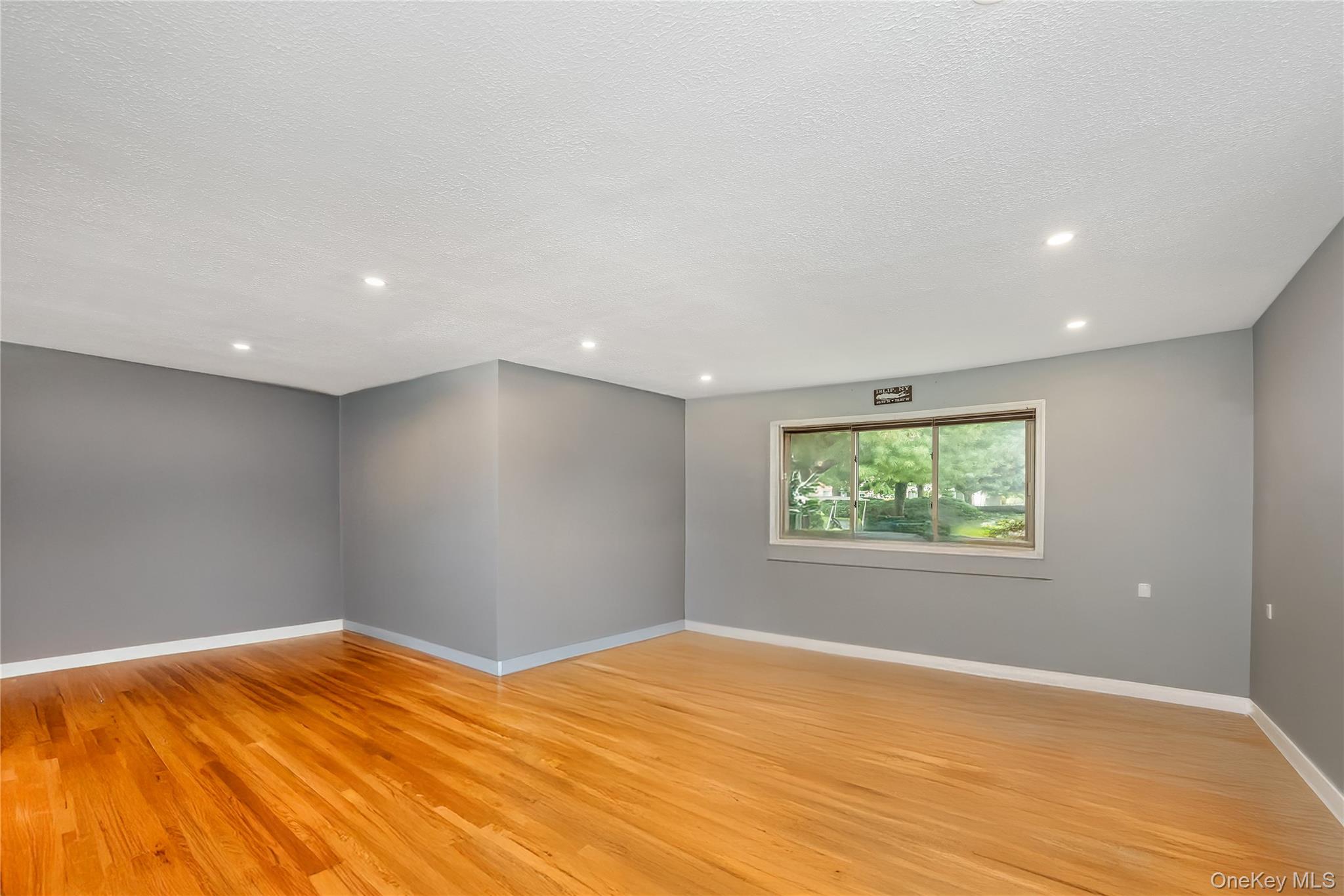 2449 Union Blvd # #21A, Islip, NY 11751