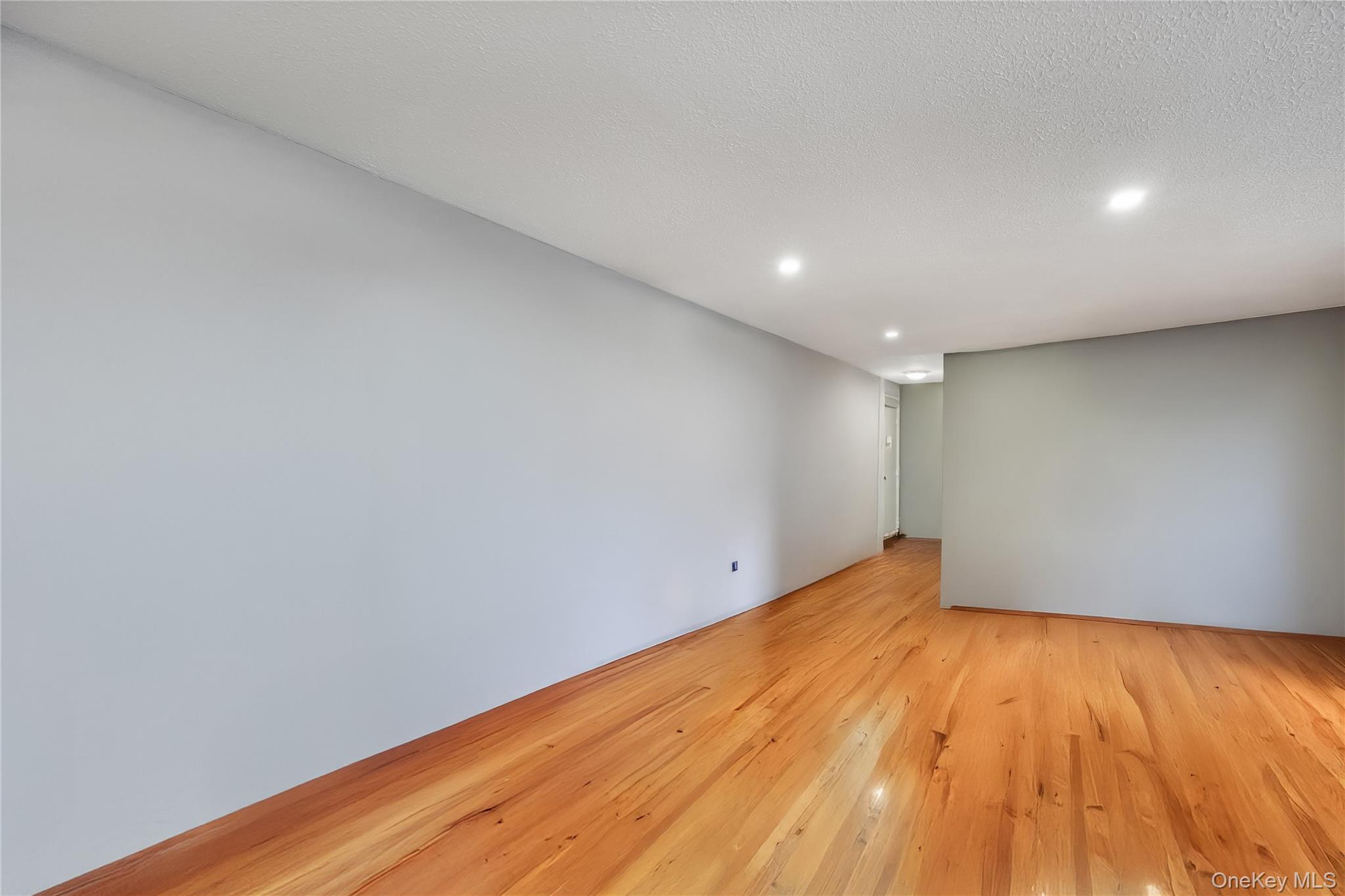 2449 Union Blvd # #21A, Islip, NY 11751