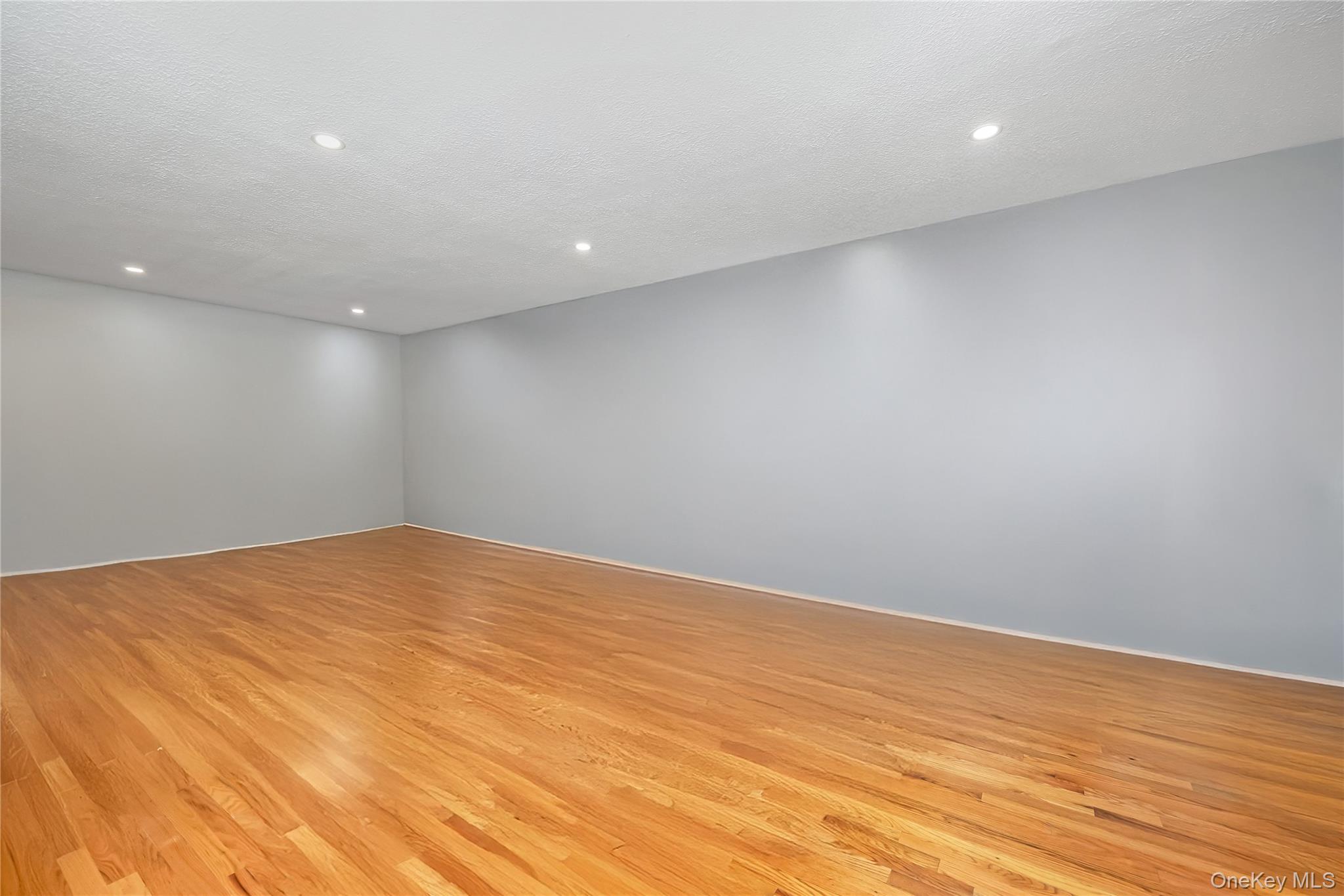 2449 Union Blvd # #21A, Islip, NY 11751