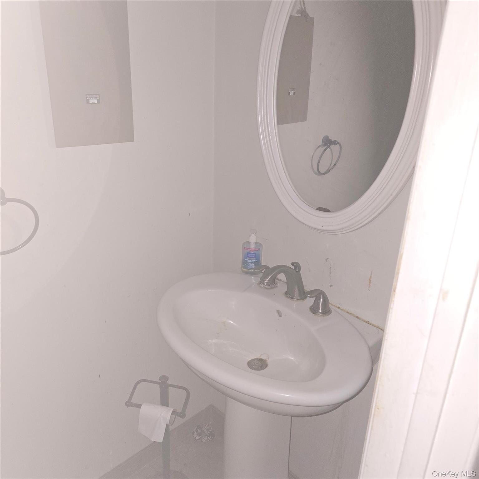 73 Lonergan Drive, Suffern, NY 10901